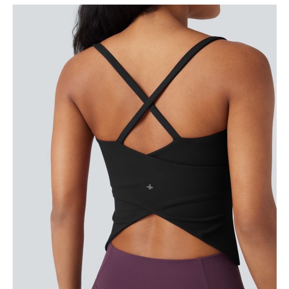 Scoop Neck Crisscross Back
Crossover Hem Yoga Cami Top